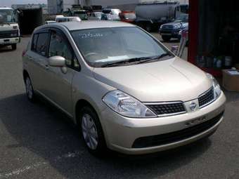 2004 Nissan Tiida Pictures