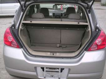2004 Nissan Tiida Wallpapers