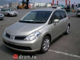 2004 Nissan Tiida Pictures