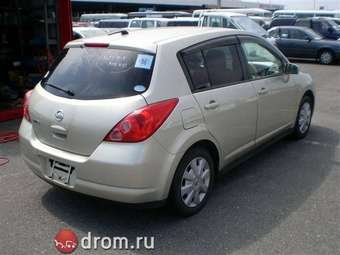 2004 Nissan Tiida Pics