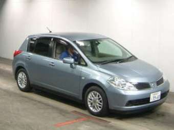 2004 Nissan Tiida Pics