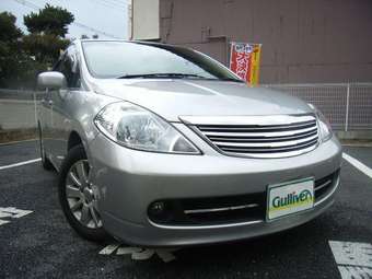 2004 Nissan Tiida Pics