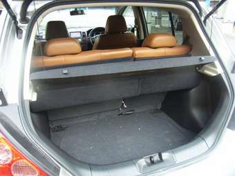 2004 Nissan Tiida Photos