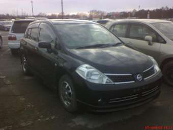 2004 Nissan Tiida Photos