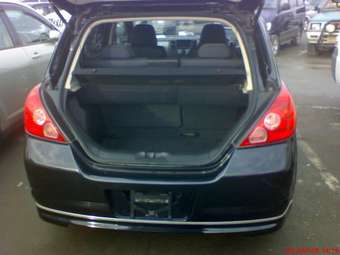 2004 Nissan Tiida Photos