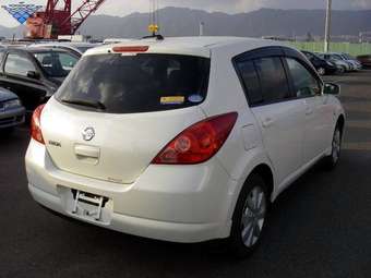 2004 Nissan Tiida Pictures