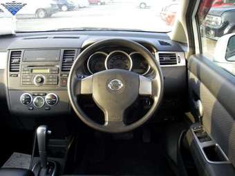 2004 Nissan Tiida Wallpapers