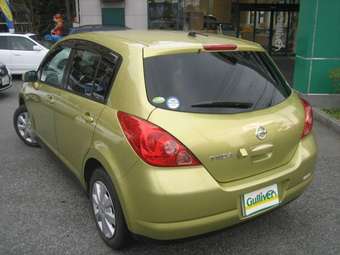 2004 Nissan Tiida Pictures