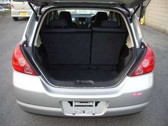 2004 Nissan Tiida Pictures