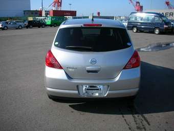 2004 Nissan Tiida Photos