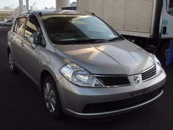 2004 Nissan Tiida Pictures