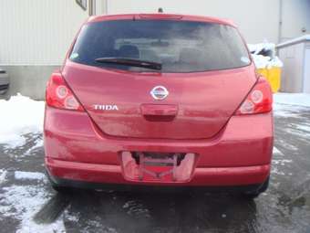 2004 Nissan Tiida Photos