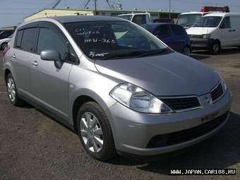 2004 Nissan Tiida Pics