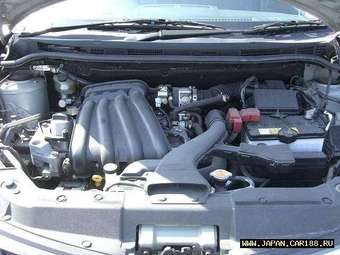 2004 Nissan Tiida Pictures