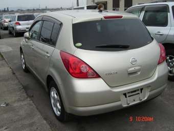 2004 Nissan Tiida Photos