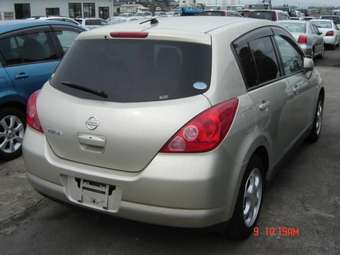 2004 Nissan Tiida Photos