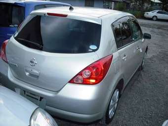 2004 Nissan Tiida Photos