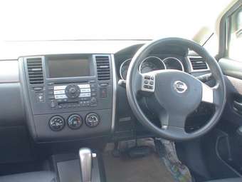 2004 Nissan Tiida Wallpapers