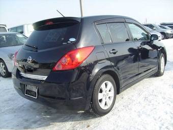 2004 Nissan Tiida Photos