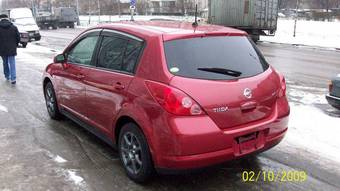 2004 Nissan Tiida Pictures