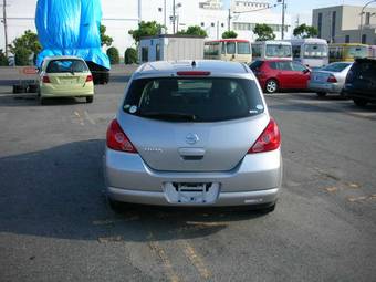 2004 Nissan Tiida Photos