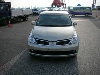 2004 Nissan Tiida Wallpapers