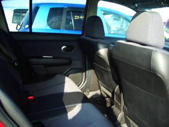 2004 Nissan Tiida Pics