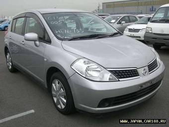 2004 Nissan Tiida Pics