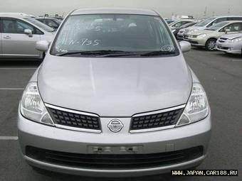 2004 Nissan Tiida Pictures