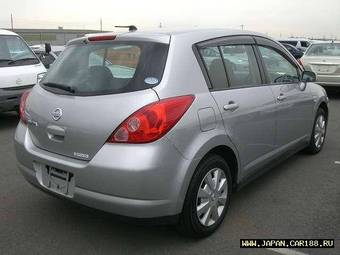 2004 Nissan Tiida Pictures