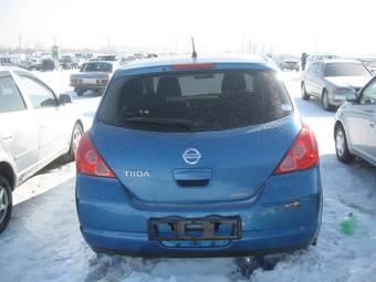 2004 Nissan Tiida Photos