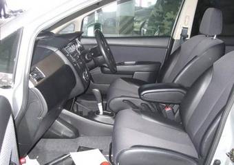 2004 Nissan Tiida Pictures