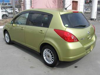 2004 Nissan Tiida Photos