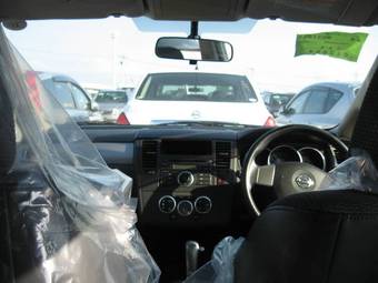2004 Nissan Tiida Pictures