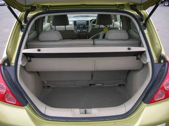 2004 Nissan Tiida Photos