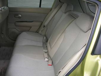 2004 Nissan Tiida Wallpapers