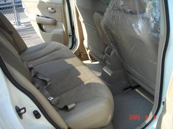 2004 Nissan Tiida Wallpapers