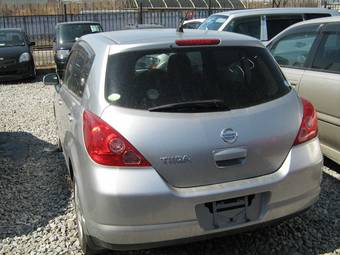 2004 Nissan Tiida Pics