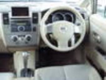 2004 Nissan Tiida Photos