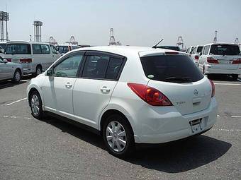 2004 Nissan Tiida Photos