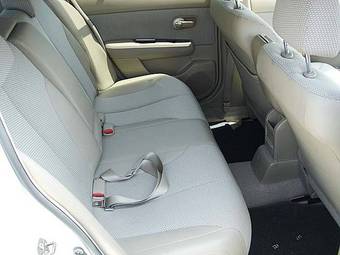 2004 Nissan Tiida Photos