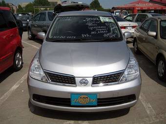 2004 Nissan Tiida Pictures