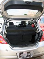 2004 Nissan Tiida Pictures