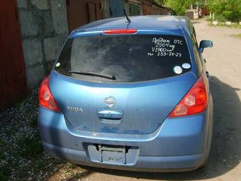 2004 Nissan Tiida Photos