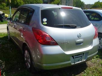 2004 Nissan Tiida Pictures