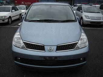 2004 Nissan Tiida Photos