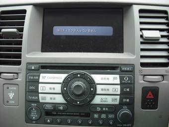 2004 Nissan Tiida Images