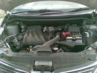 2004 Nissan Tiida Pictures