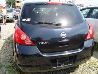 2004 Nissan Tiida Photos