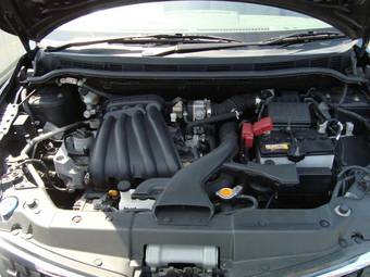 2004 Nissan Tiida Photos